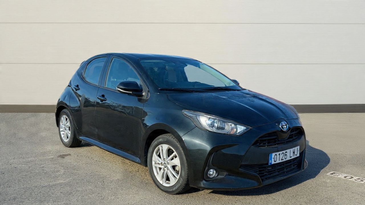 TOYOTA Yaris (1.5 VVT-I HEV ACTIVE TECH 116 5P) en Madrid