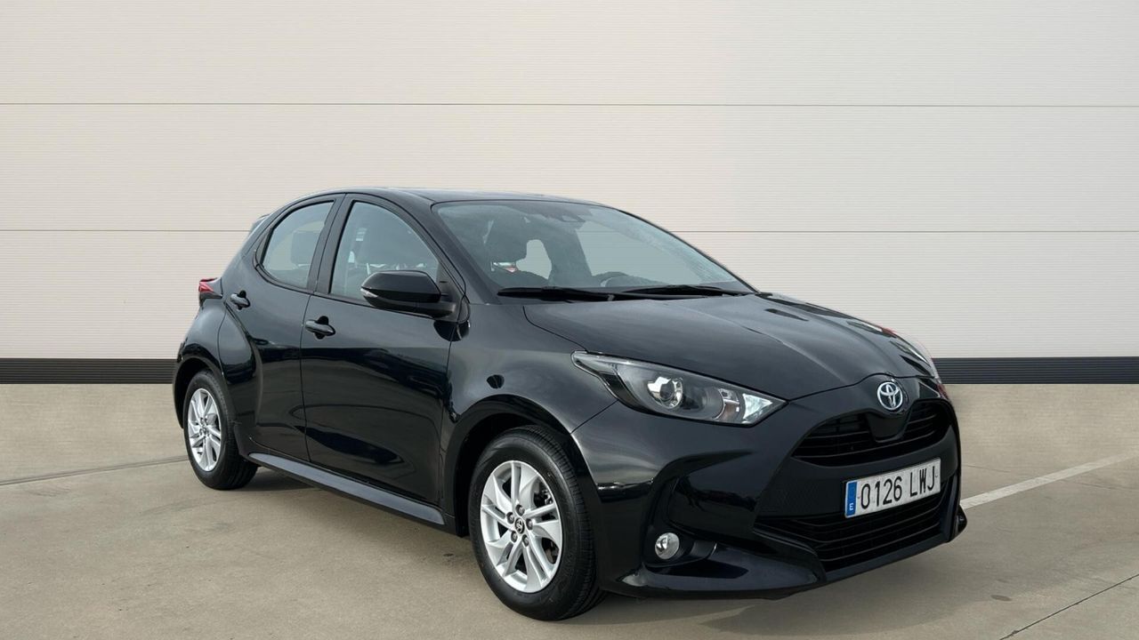 TOYOTA Yaris (1.5 VVT-I HEV ACTIVE TECH 116 5P) en Madrid