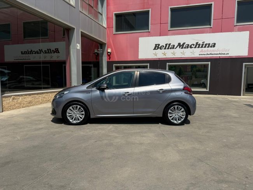 Foto del PEUGEOT 208 1.2 PureTech S&S Signature 82