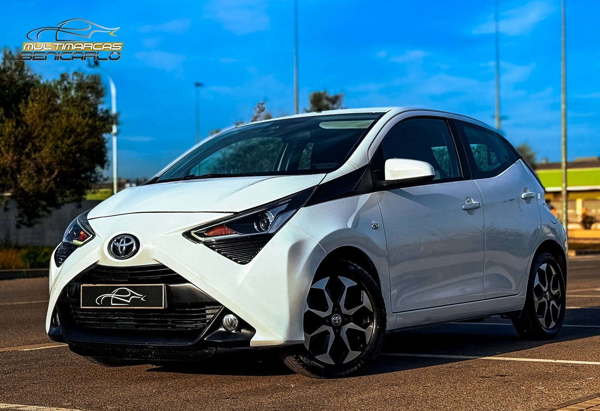 TOYOTA Aygo (70 x-play) en Castellón
