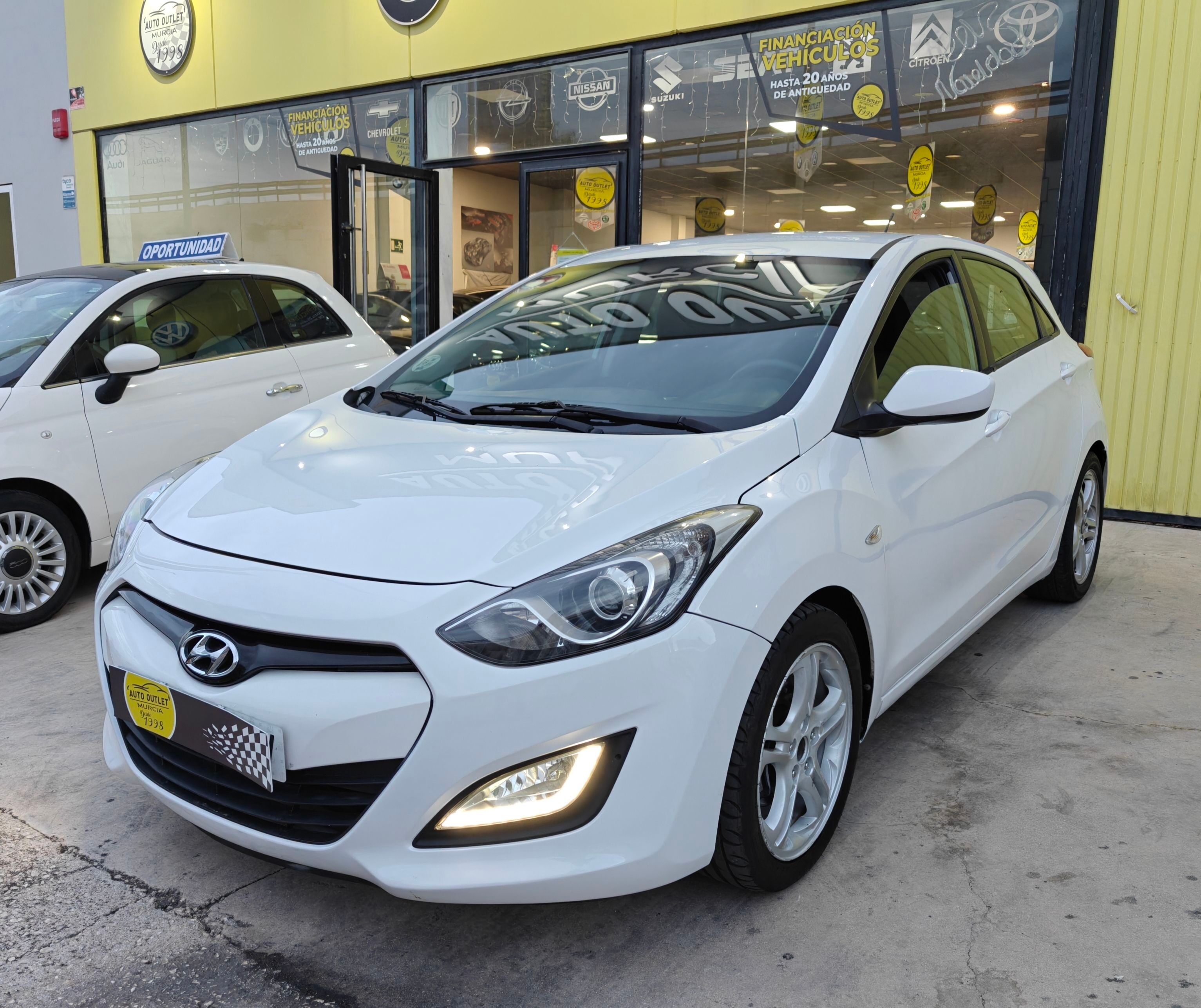 HYUNDAI i30 (1.4 CRDi Tecno) en Murcia