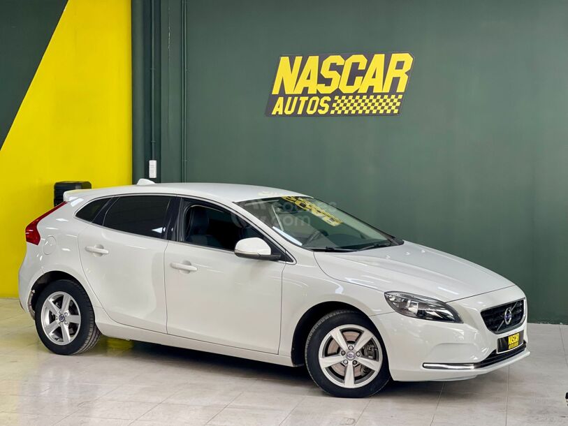 Foto del VOLVO V40 D3 R-Design Momentum Aut. 150