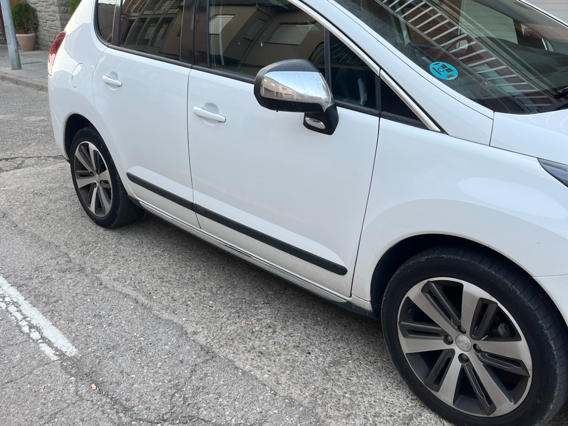 Imagen de PEUGEOT 3008