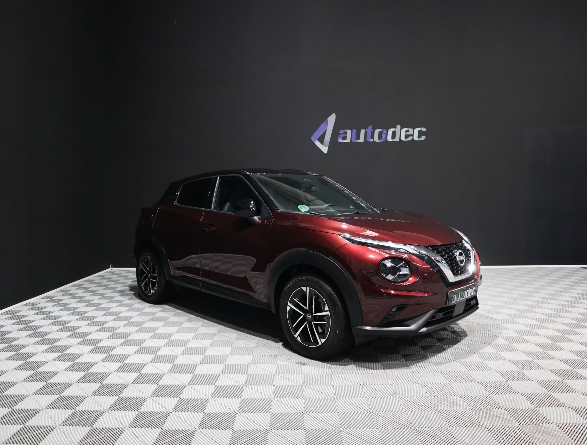 NISSAN Juke (1.0 DIG-T N-Connecta 4x2 114) en Valencia