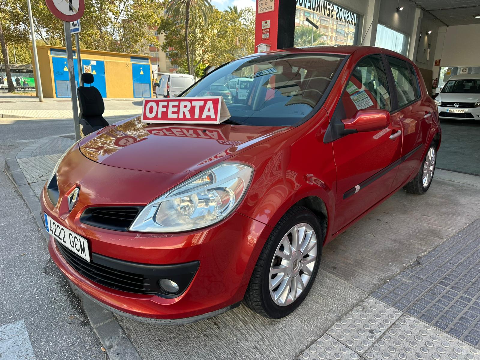 RENAULT Clio (1.5dCi Authentique) en Málaga