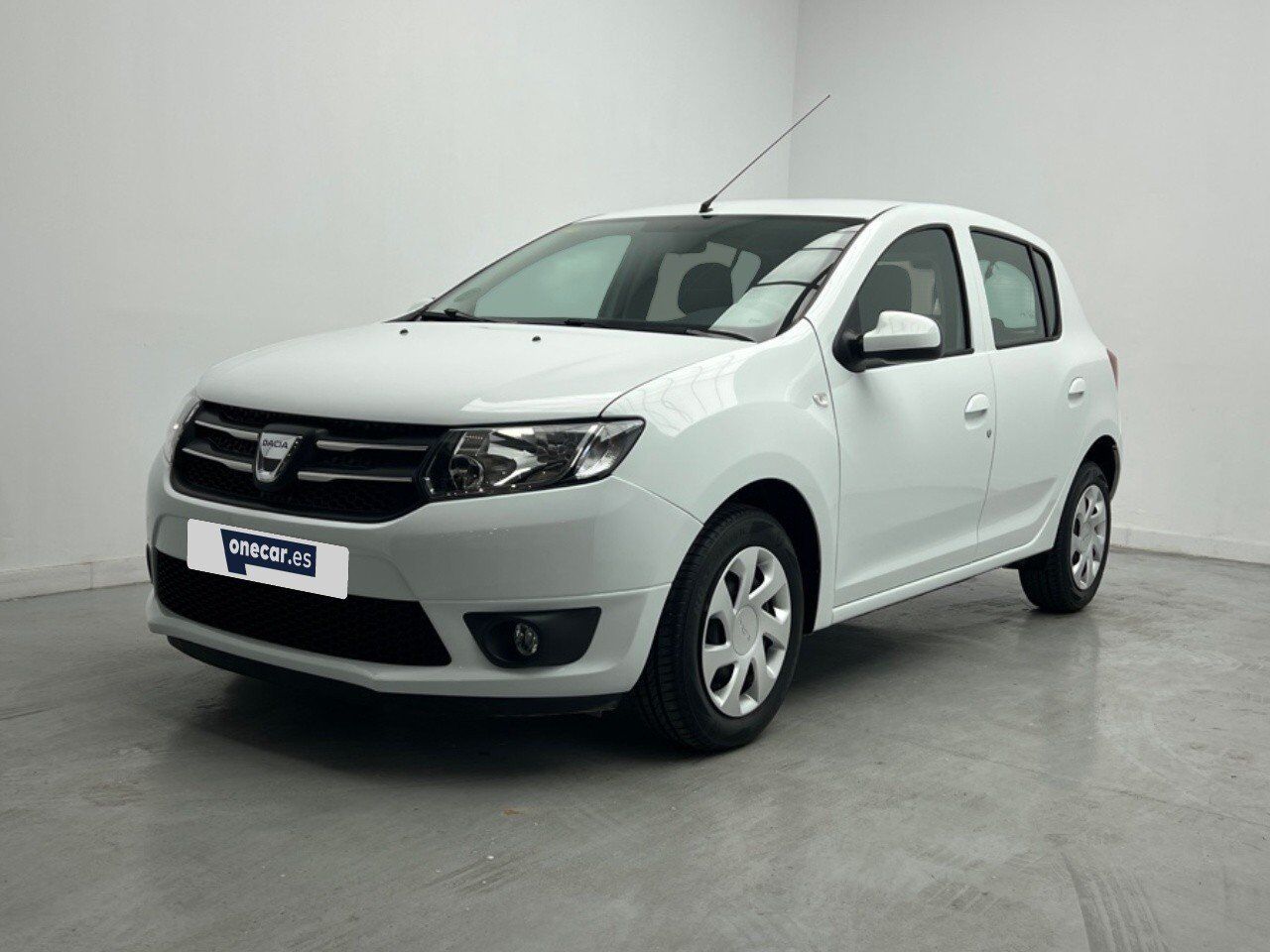 DACIA Sandero (1.2 16V LAUREATE 75CV 5P) en Málaga