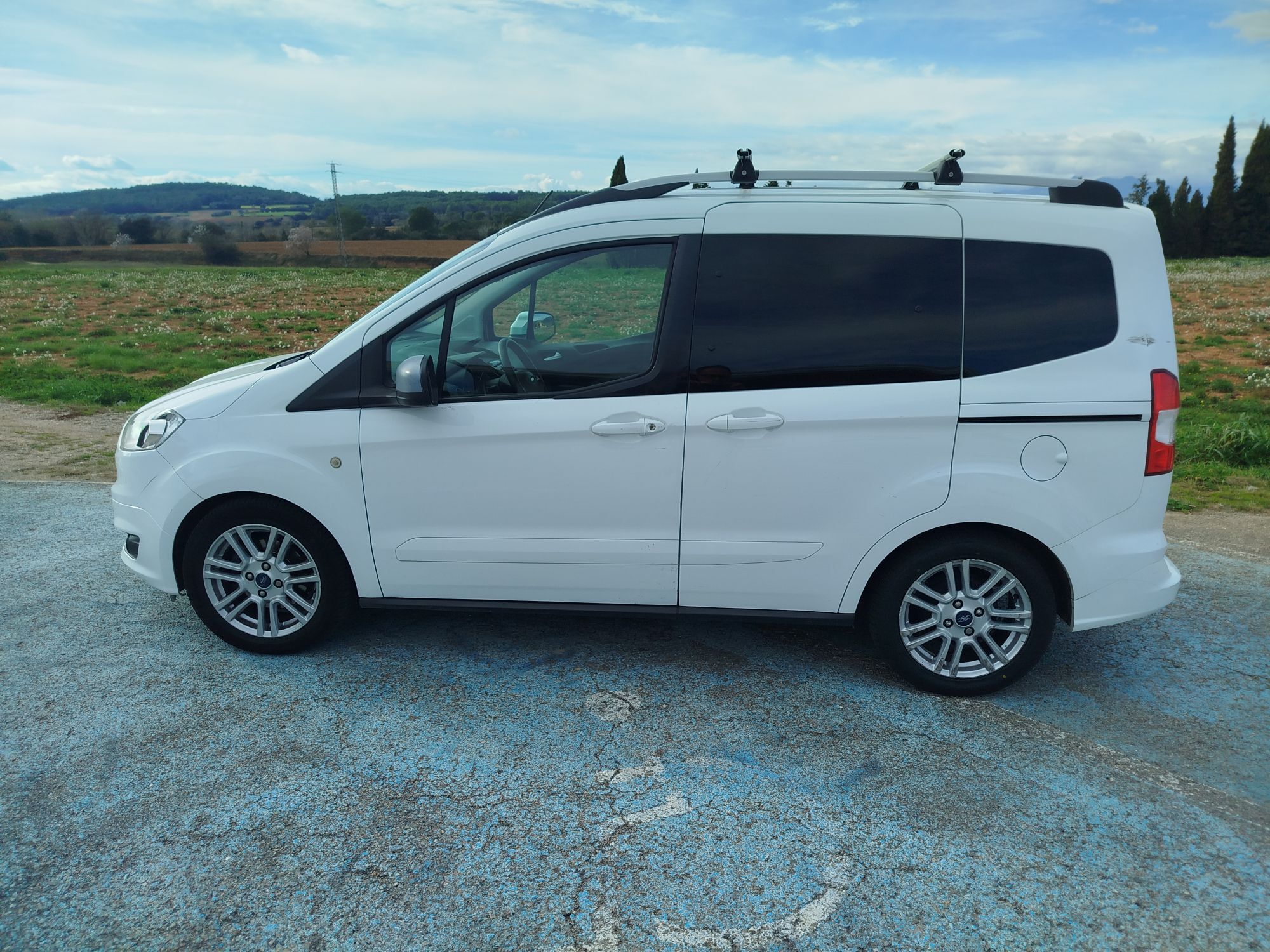 Foto del FORD Tourneo Courier 1.5TDCi Titanium 95