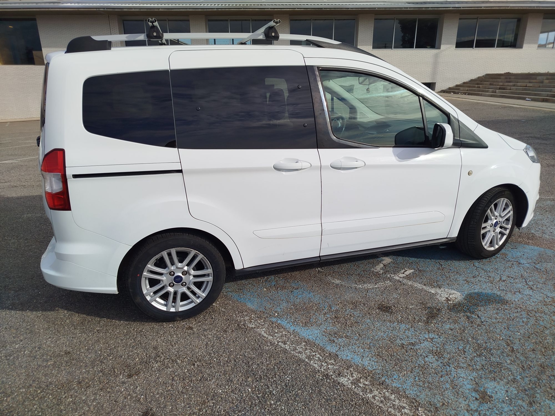 Imagen de FORD Tourneo Courier