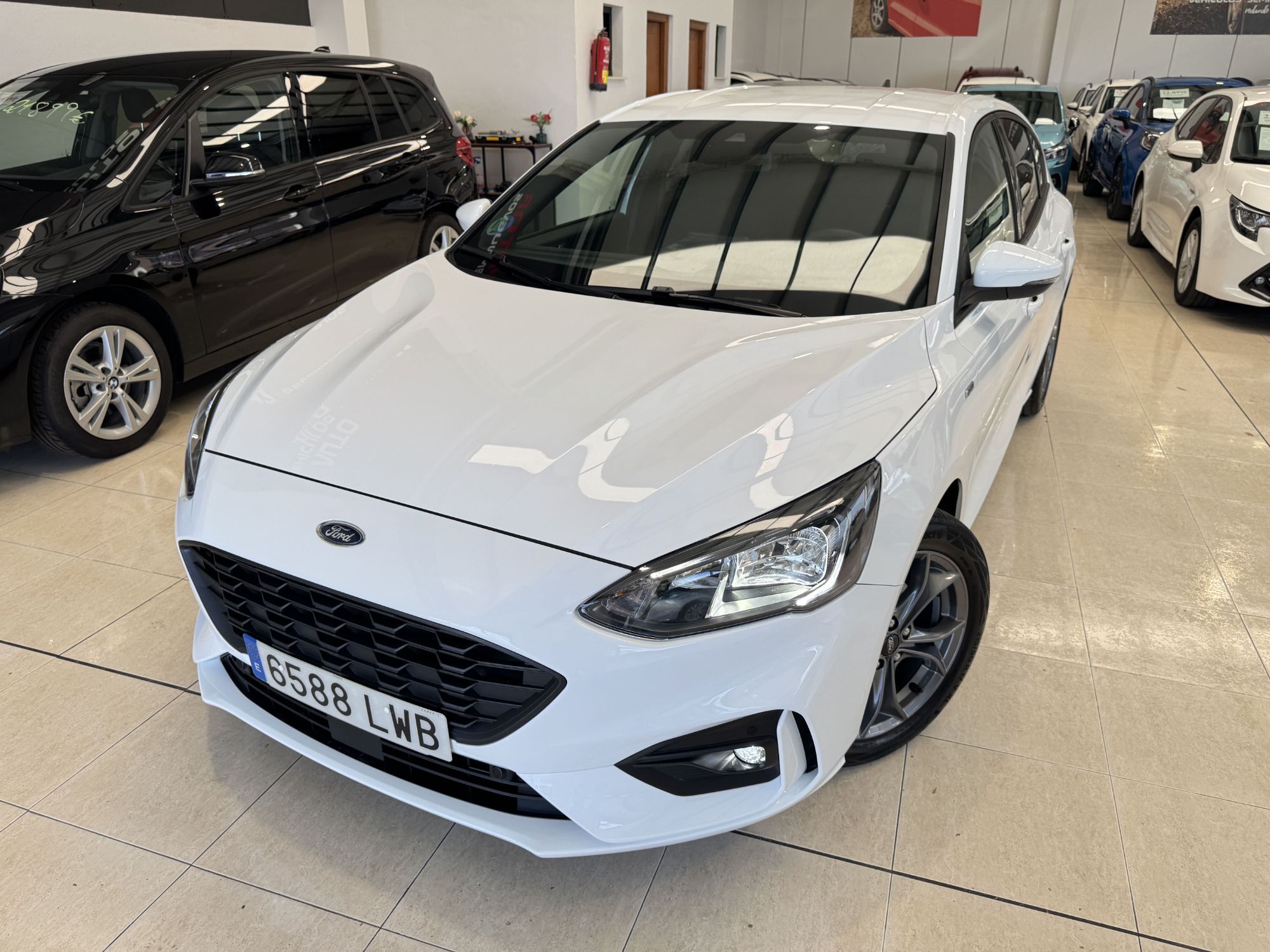 FORD Focus (1.0 Ecoboost MHEV ST-Line 125) en Málaga