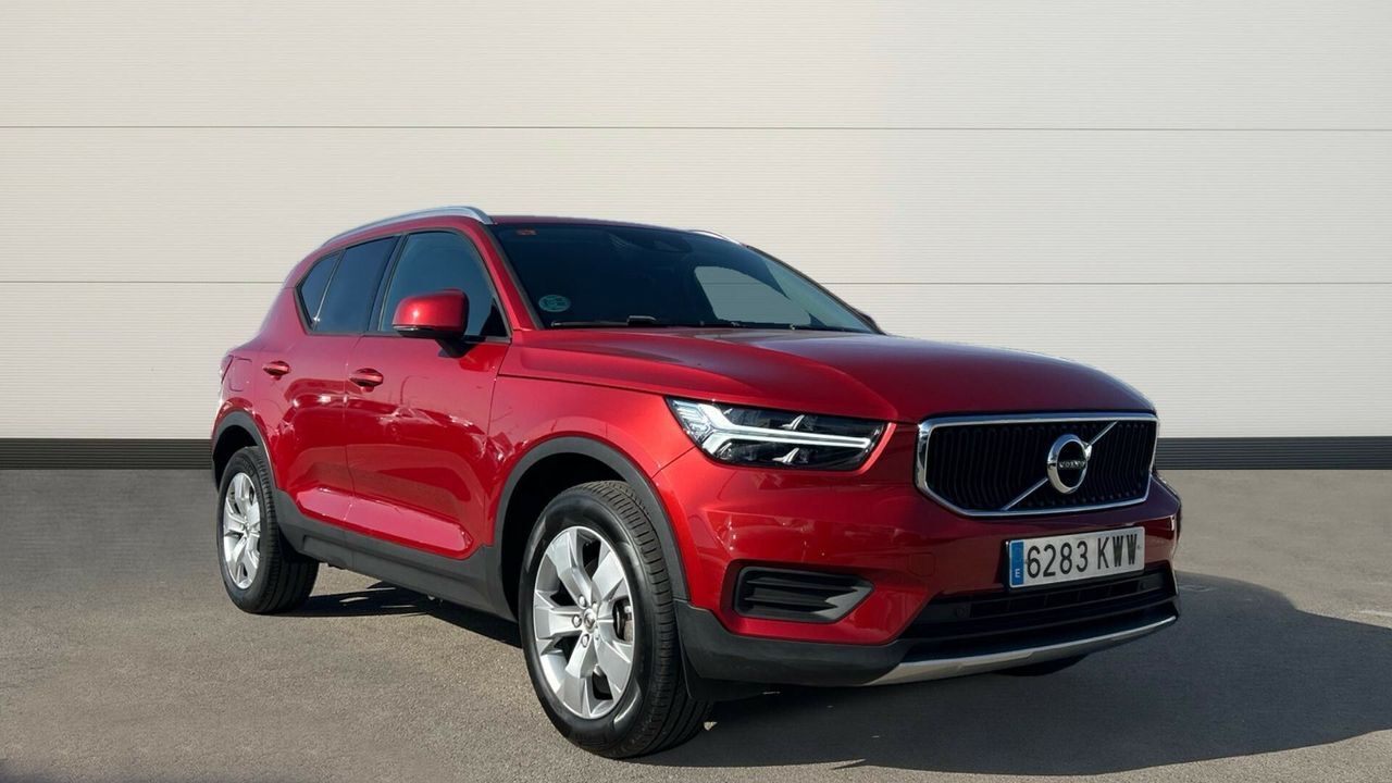 VOLVO XC40 (2.0 T4 MOMENTUM AUTO 190 5P) en Madrid