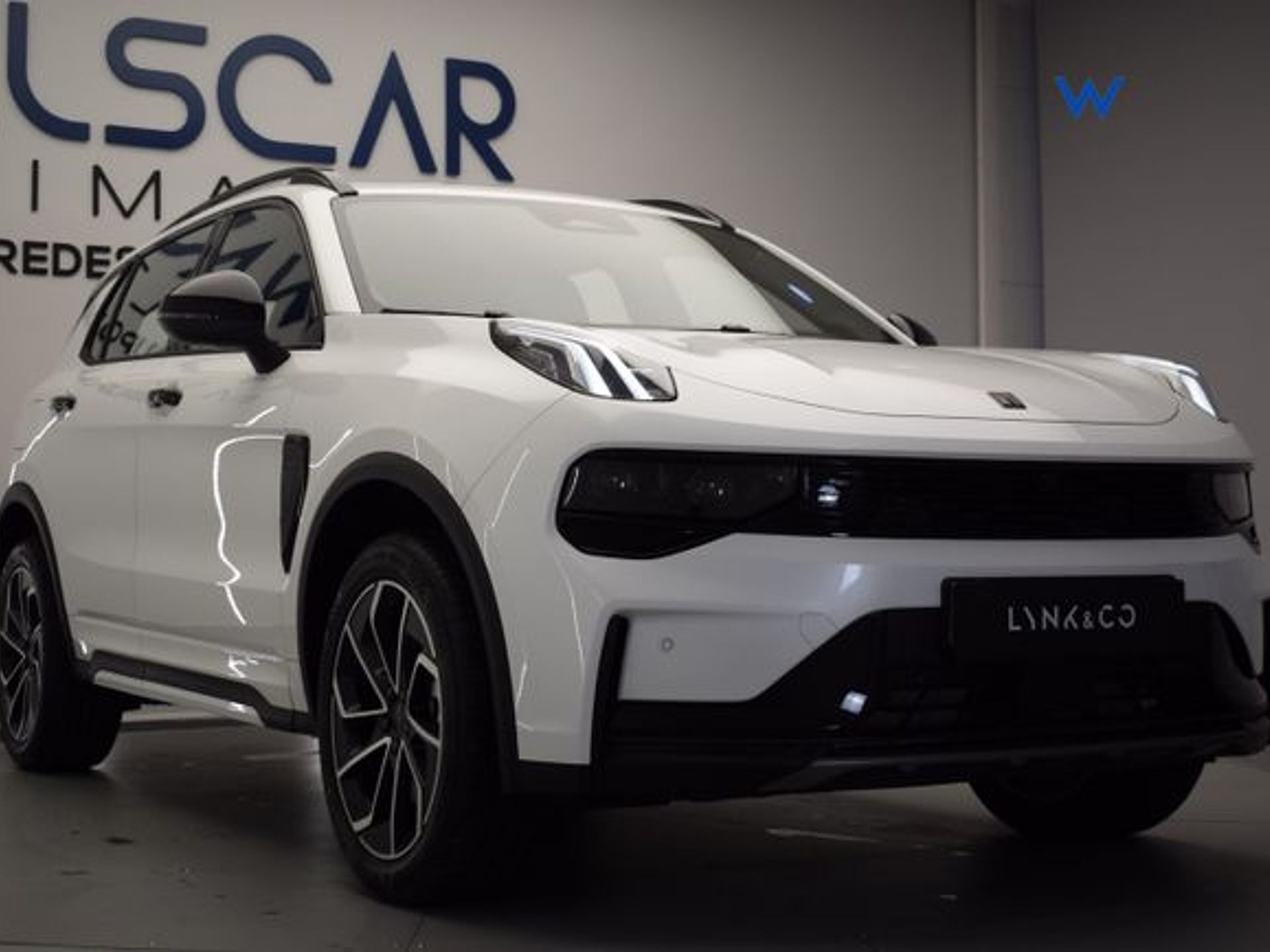 Imagen de LYNK & CO 01