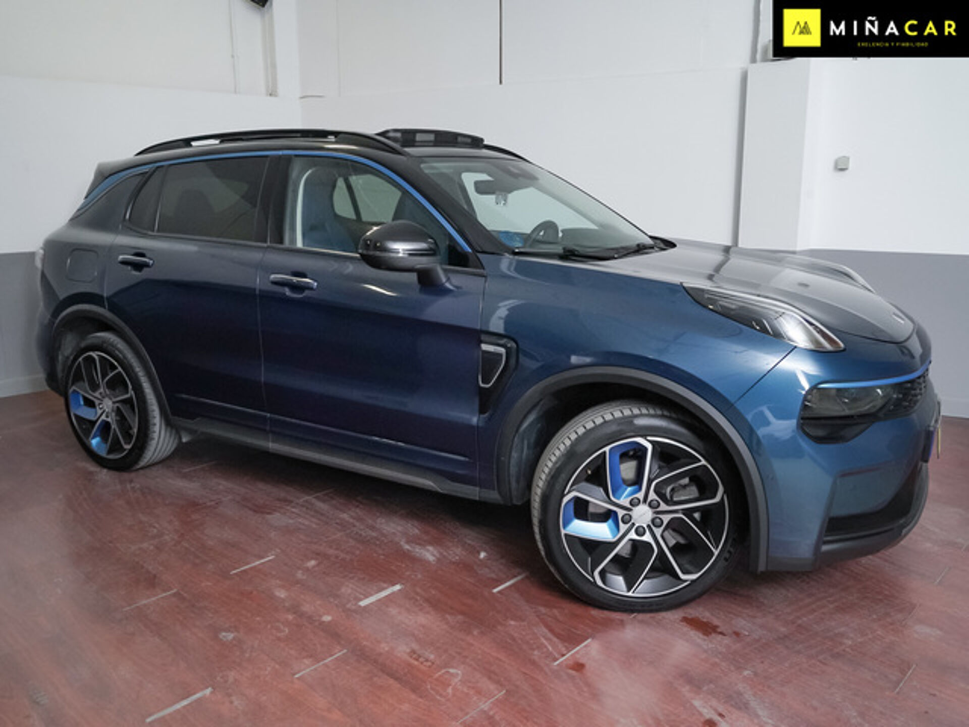 Imagen 2 de LYNK & CO 01