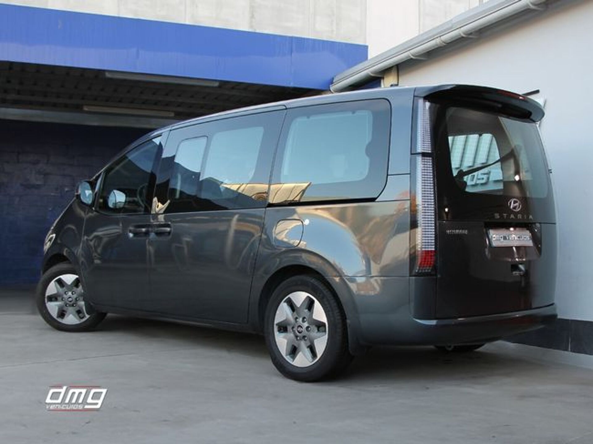 Imagen 2 de HYUNDAI Staria