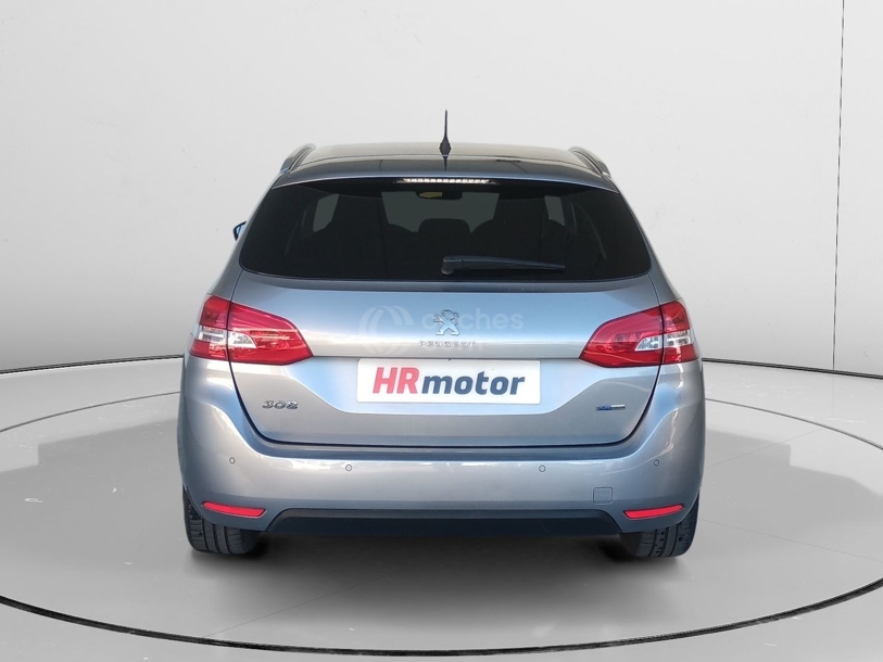Foto del PEUGEOT 308 SW 1.2 PureTech S&S Allure 130