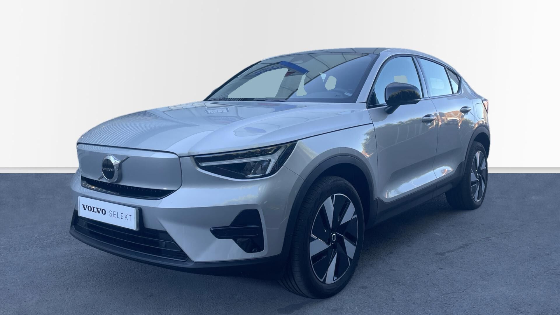 VOLVO XC40 (BEV 82KWH RECHARGE EXTENDED RANGE PLUS 252 5P) en Rioja, La