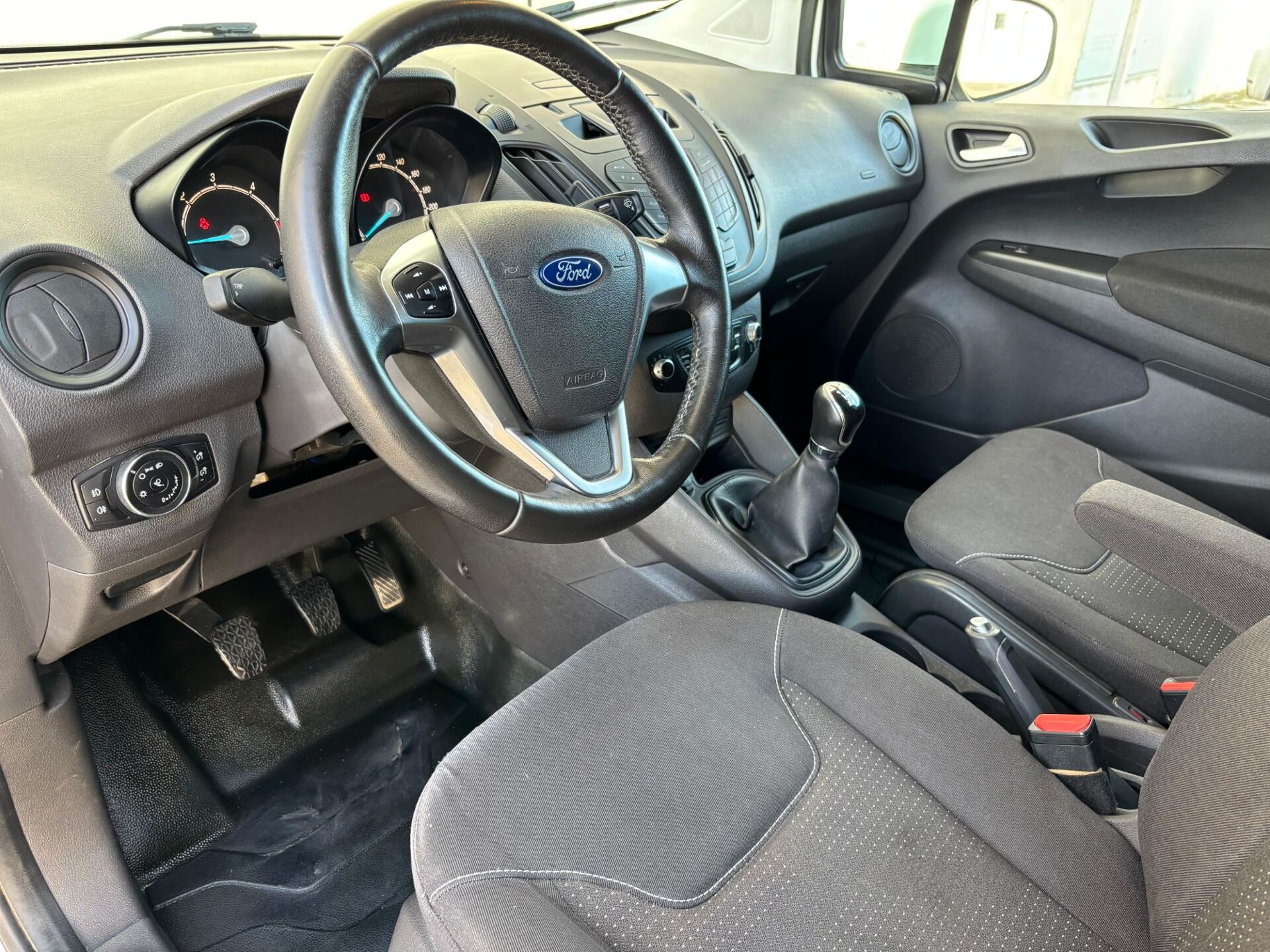 Imagen 2 de FORD Transit Courier