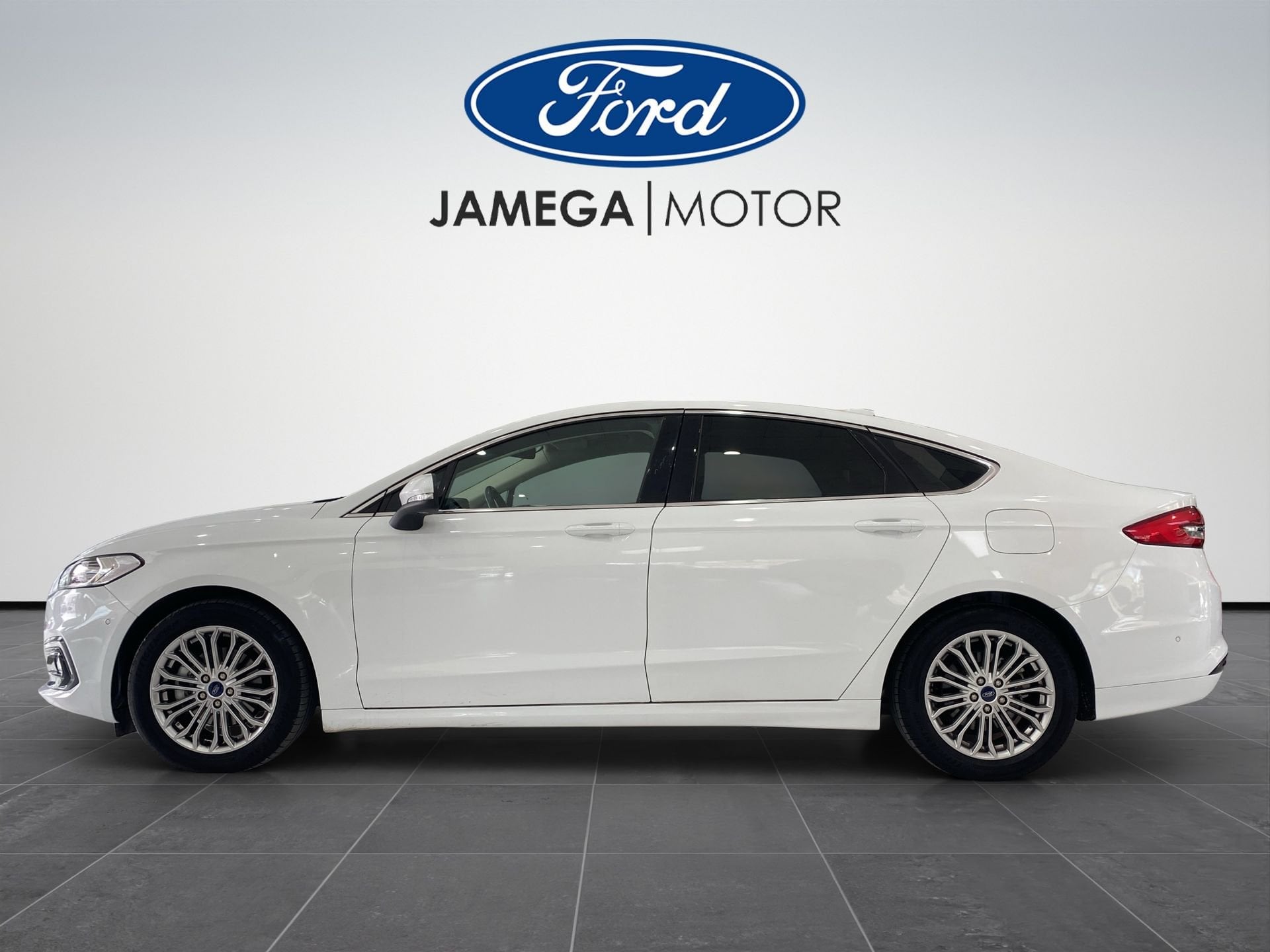 Foto del FORD Mondeo Sedán 2.0 HEV Titanium