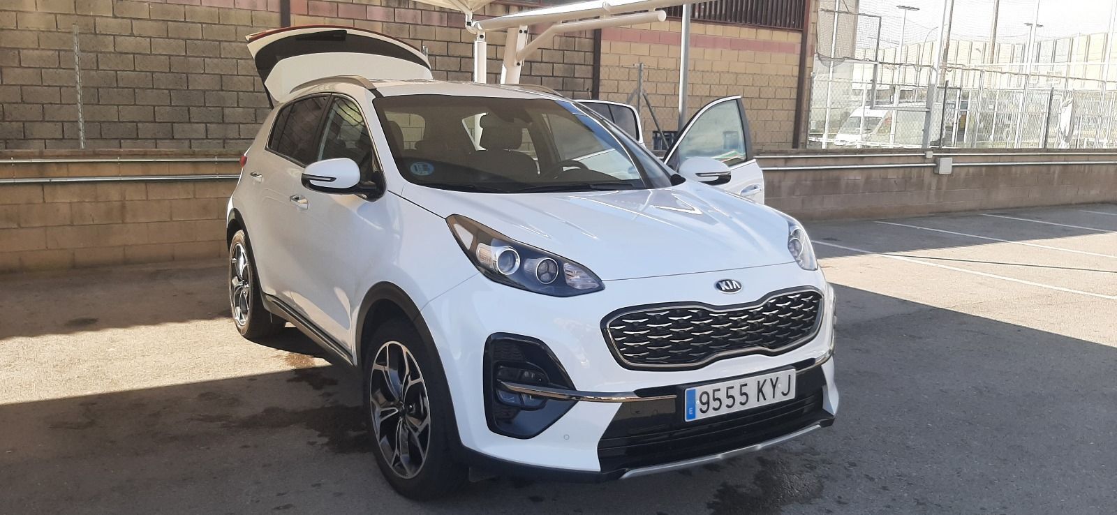 Foto del KIA Sportage 1.6 MHEV GT Line Essential DCT 4x2 136