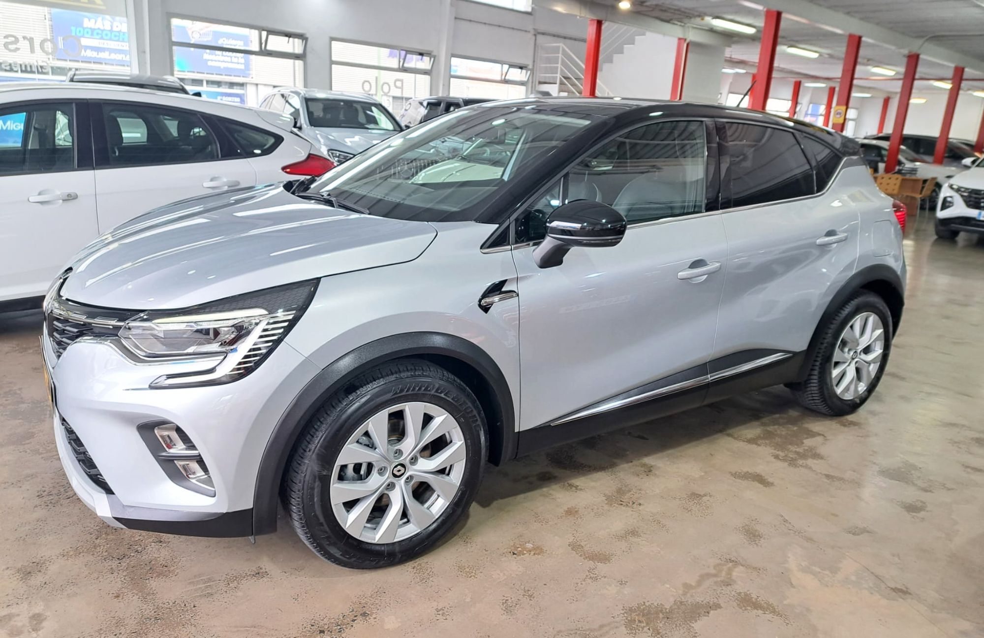 Foto del RENAULT Captur E-TECH Híbrido Enchufable Zen 117kW