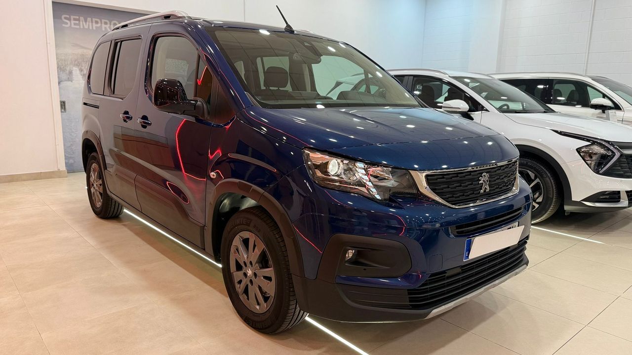PEUGEOT Rifter (Allure Pack Standard PureTech 96kW EAT8) en Barcelona