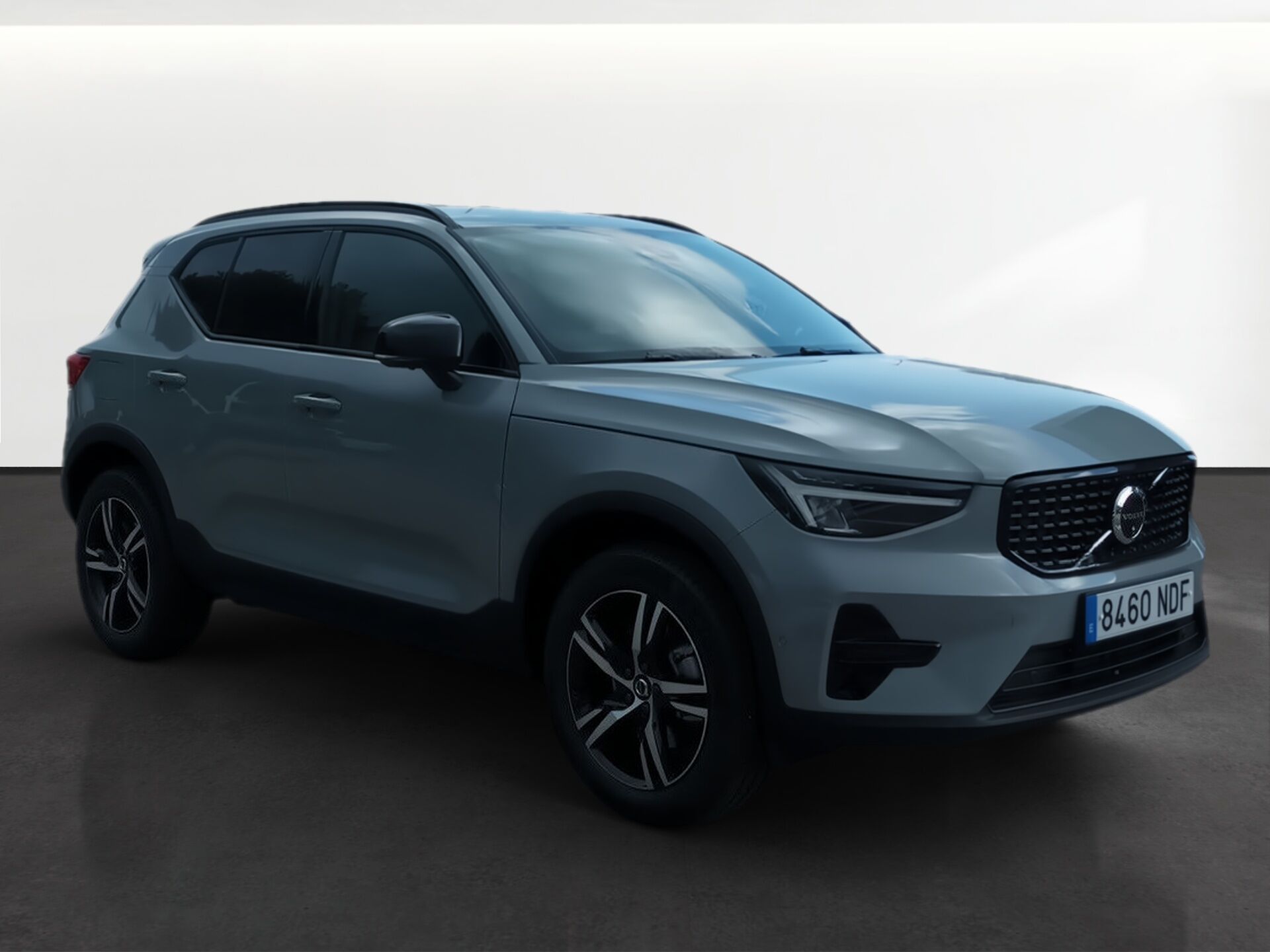 VOLVO XC40 (2.0 B3 PLUS DARK AUTO 163 5P) en Barcelona