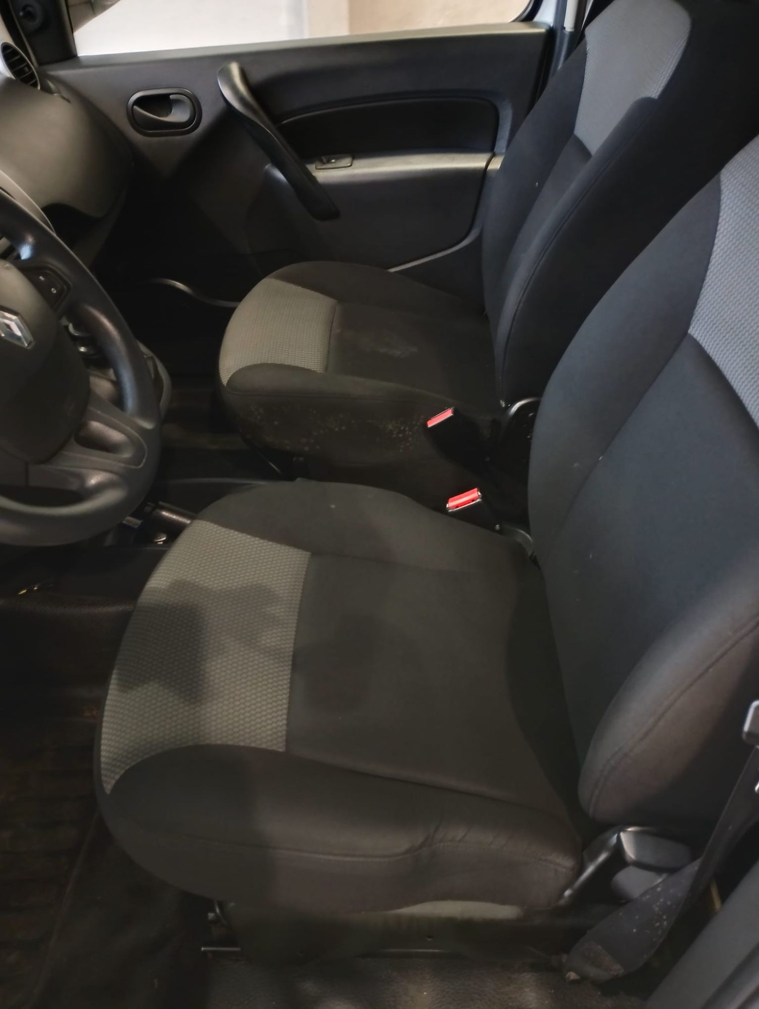 Foto del RENAULT Kangoo Fg. 1.5Blue dCi Profesional 70kW