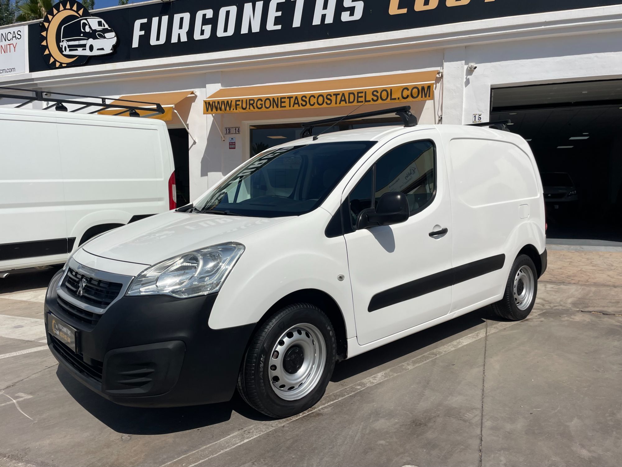 PEUGEOT Partner (Furgón 1.6BlueHDI Confort L1 100) en Málaga