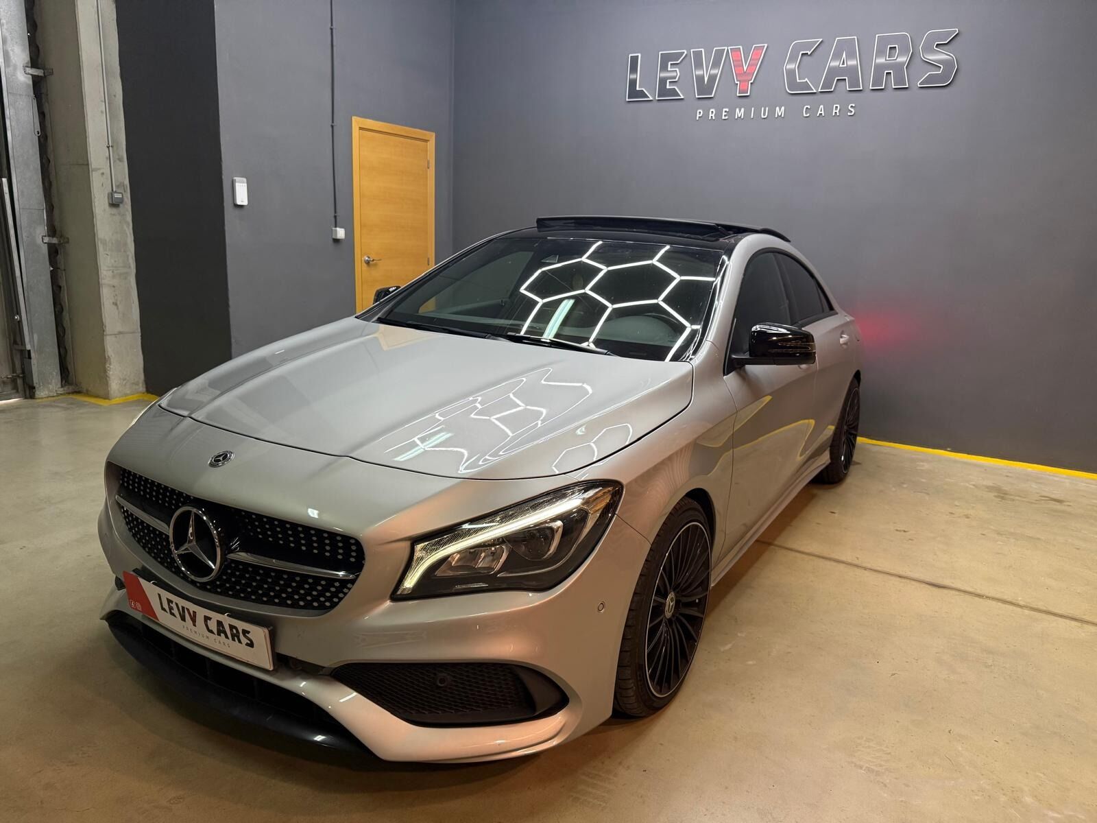 MERCEDES Clase CLA (CLA 220 d AMG Line) en Valencia