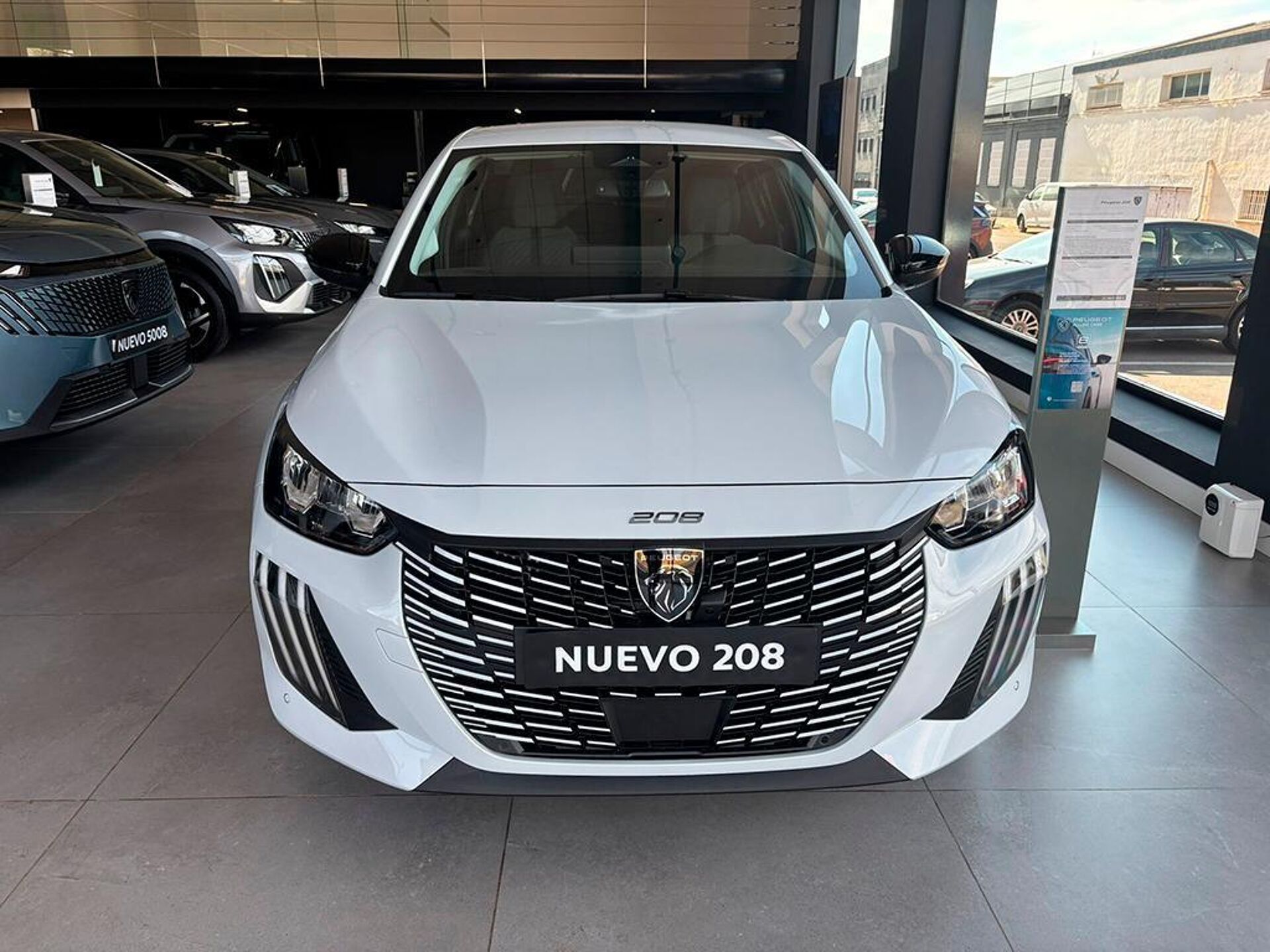 Imagen 3 de PEUGEOT 208