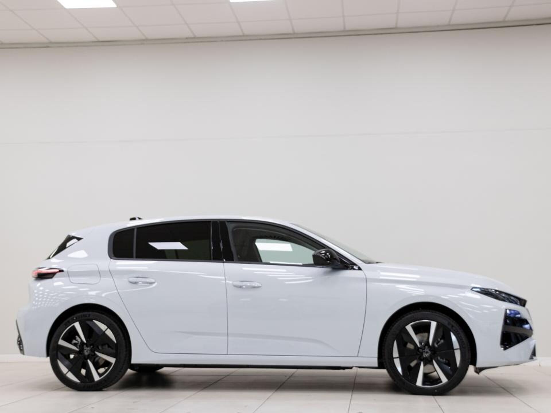 Imagen 2 de PEUGEOT 208