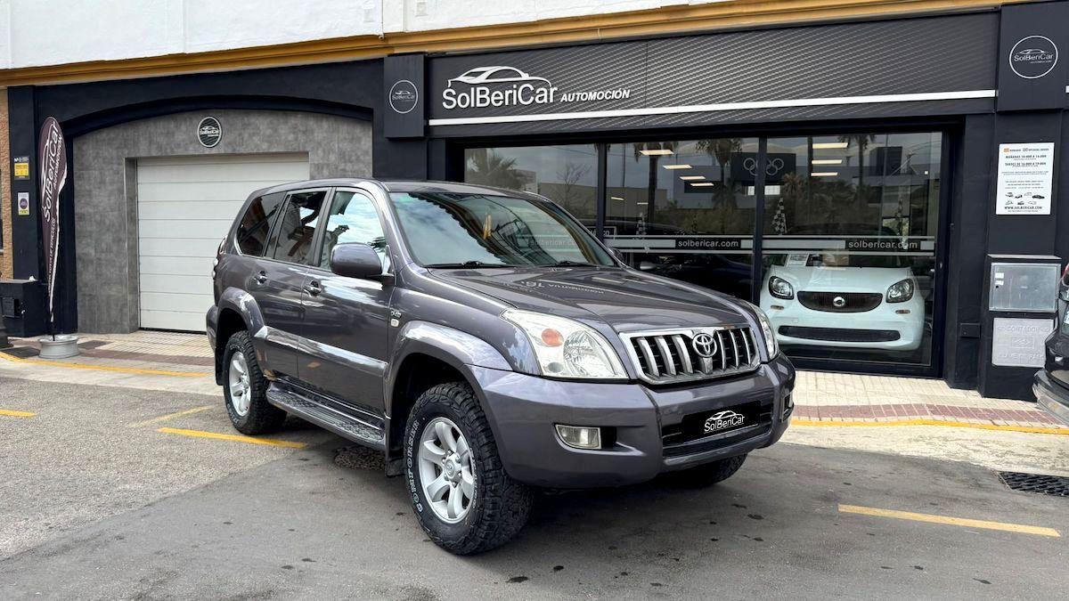 TOYOTA Land Cruiser (3.0D-4D VXL) en Málaga