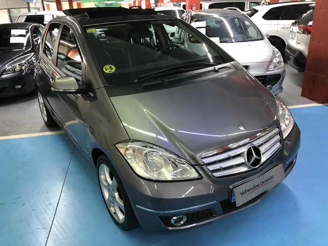 MERCEDES Clase A (180 CDI Avantgarde 80 kW (109 CV)) en Barcelona