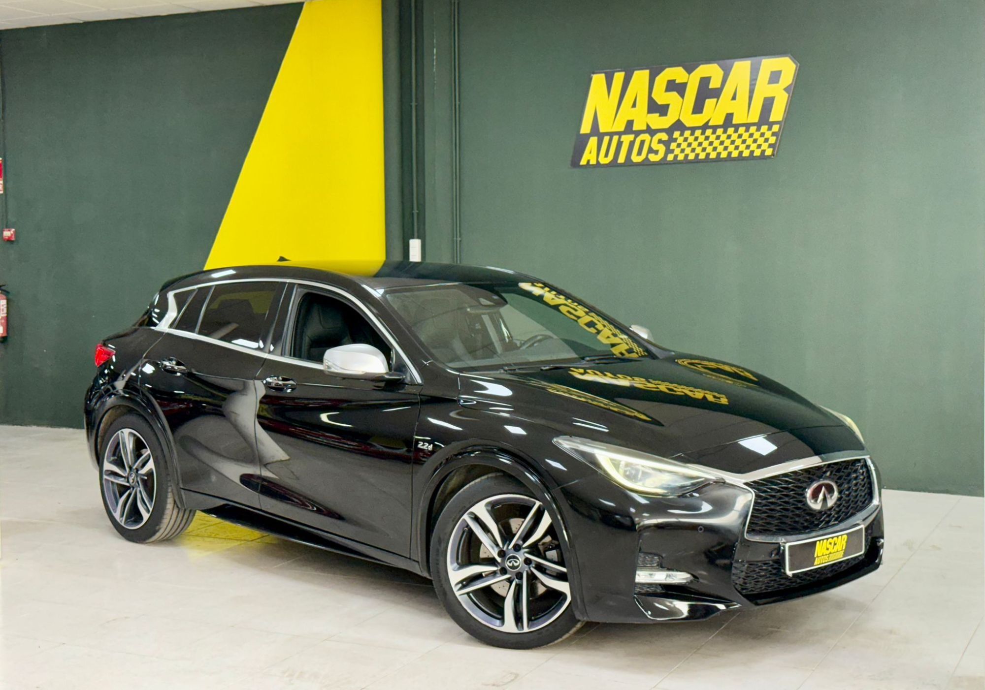 INFINITI Q30 (2.2d Premium 7DCT AWD) en Valencia