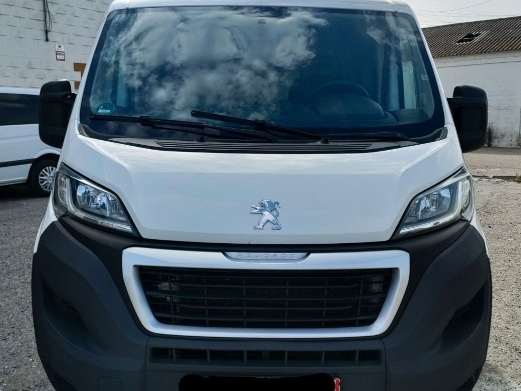 Foto del PEUGEOT Boxer Combi 2.2HDI 330 L1H1 5-9pl. 130