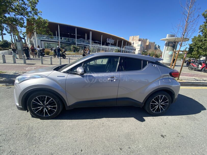 Foto del TOYOTA C-HR 125H Advance