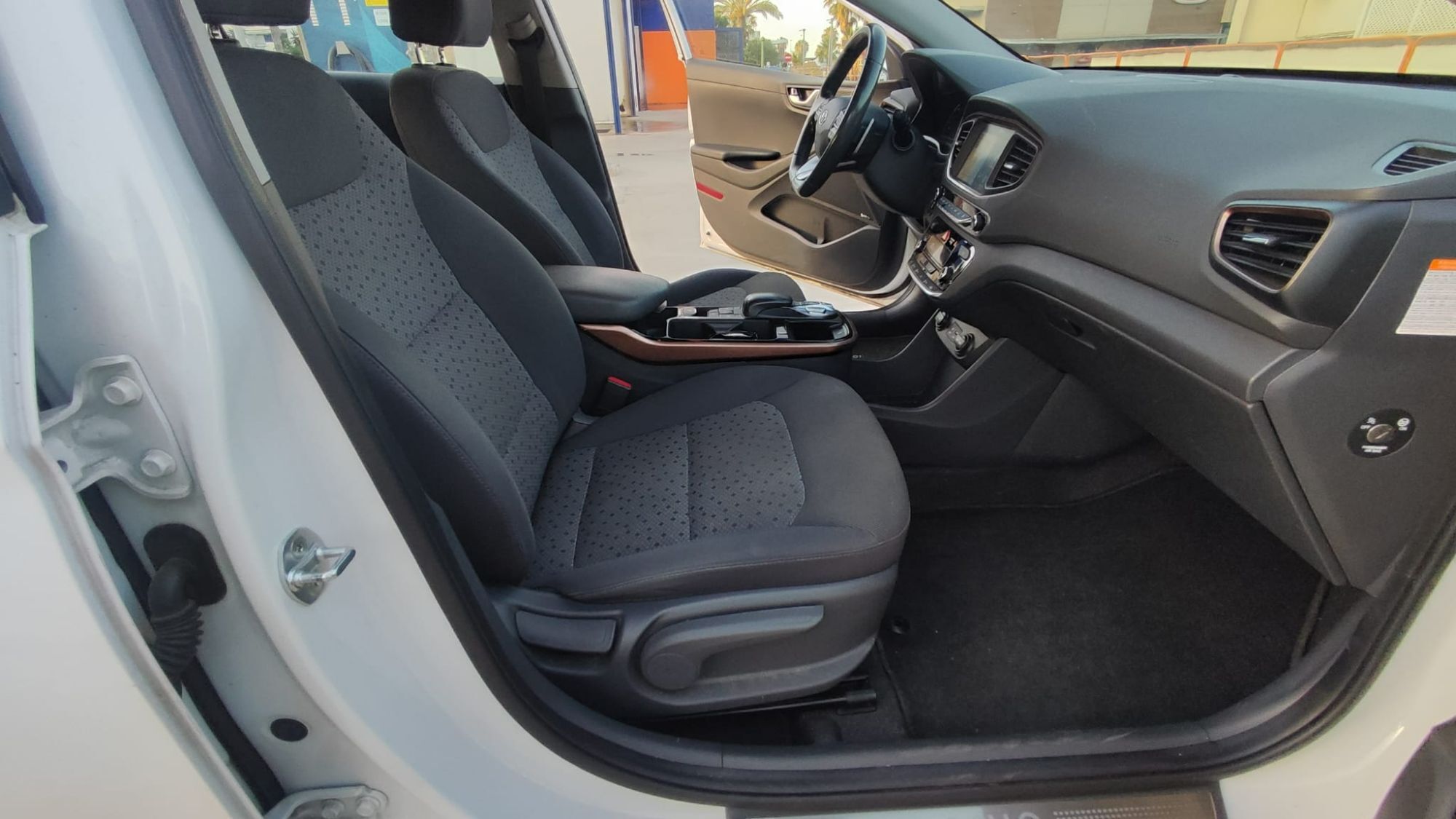 Foto del HYUNDAI Ioniq EV 88kW Style White