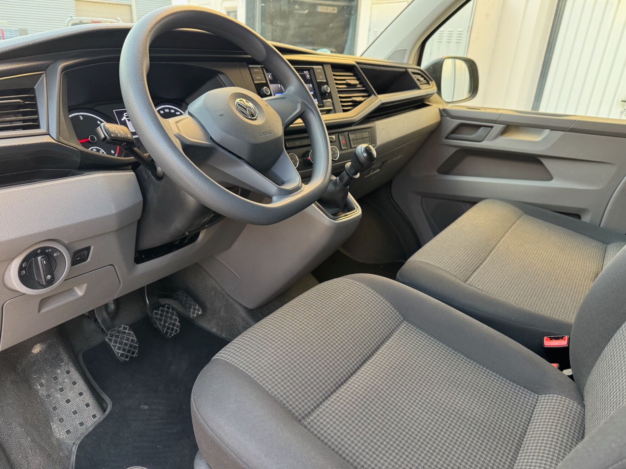 Foto del VOLKSWAGEN Transporter Furgón 2.0TDI BMT 81kW