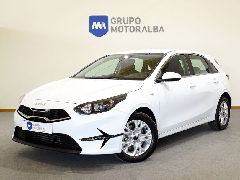 Foto del KIA Ceed 1.6 MHEV iMT Eco-Dynamics Drive 136