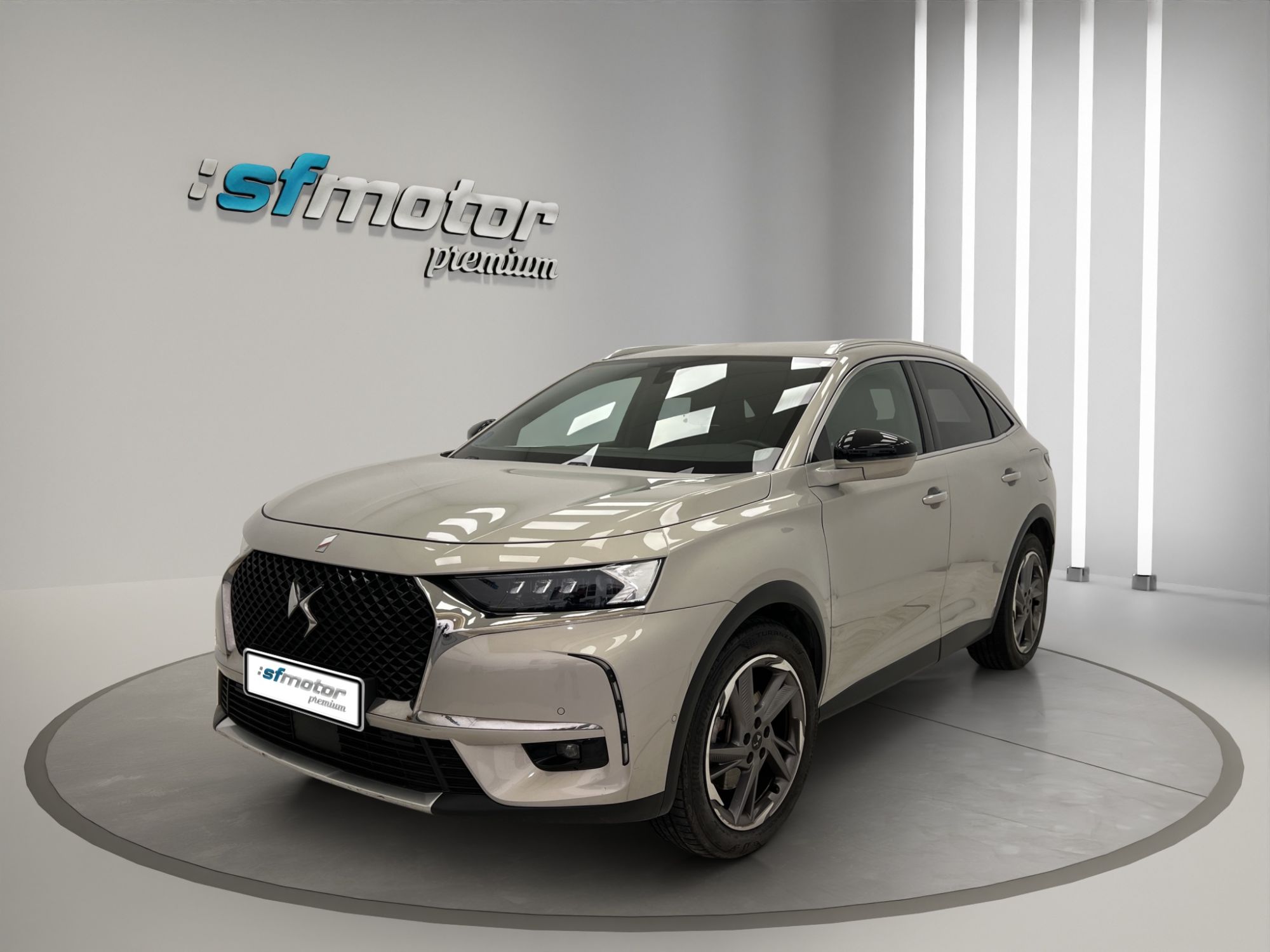 Foto del DS DS 7 Crossback 1.6 PT. Rivoli Aut. 180