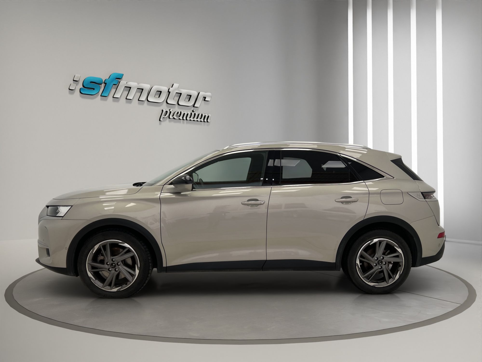 Foto del DS DS 7 Crossback 1.6 PT. Rivoli Aut. 180