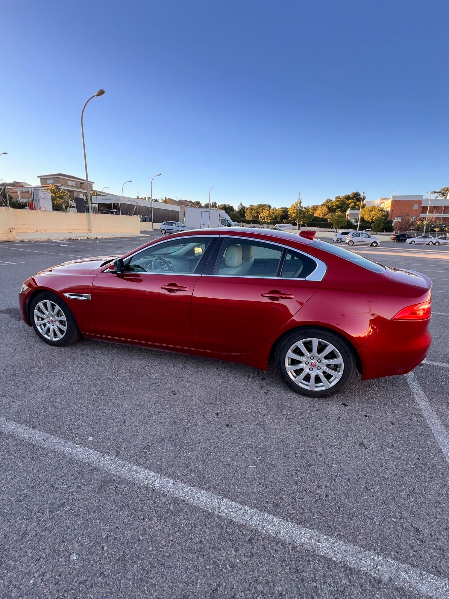 Foto del JAGUAR XE 2.0 Diesel Prestige Aut. 180