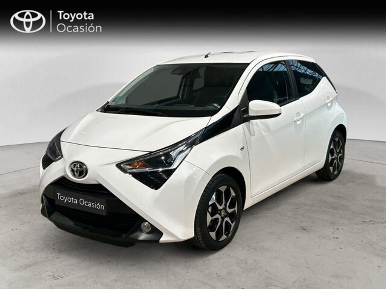 TOYOTA Aygo (5 Puertas x-play 70 Manual 5v) en Valencia