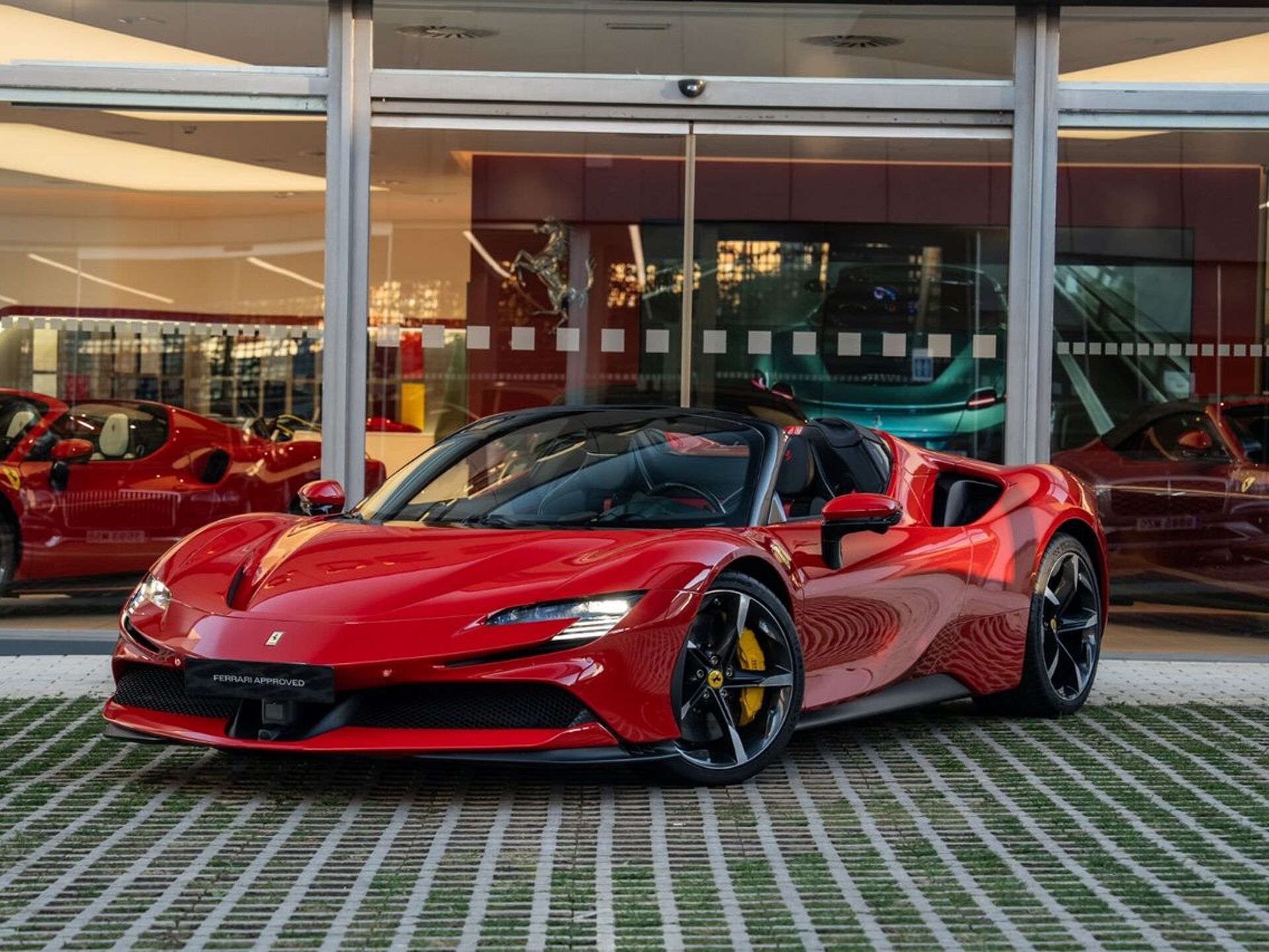 Imagen 1 de FERRARI SF90
