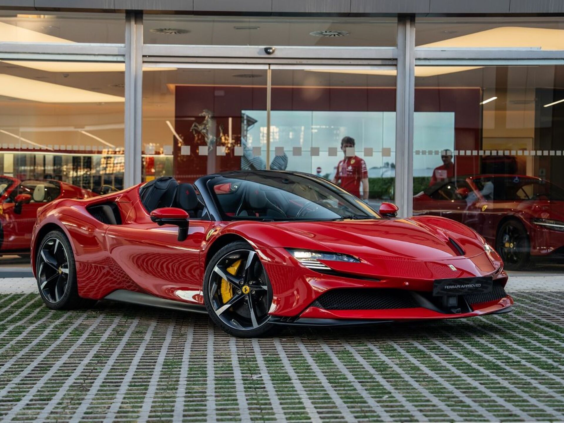 Imagen 3 de FERRARI SF90