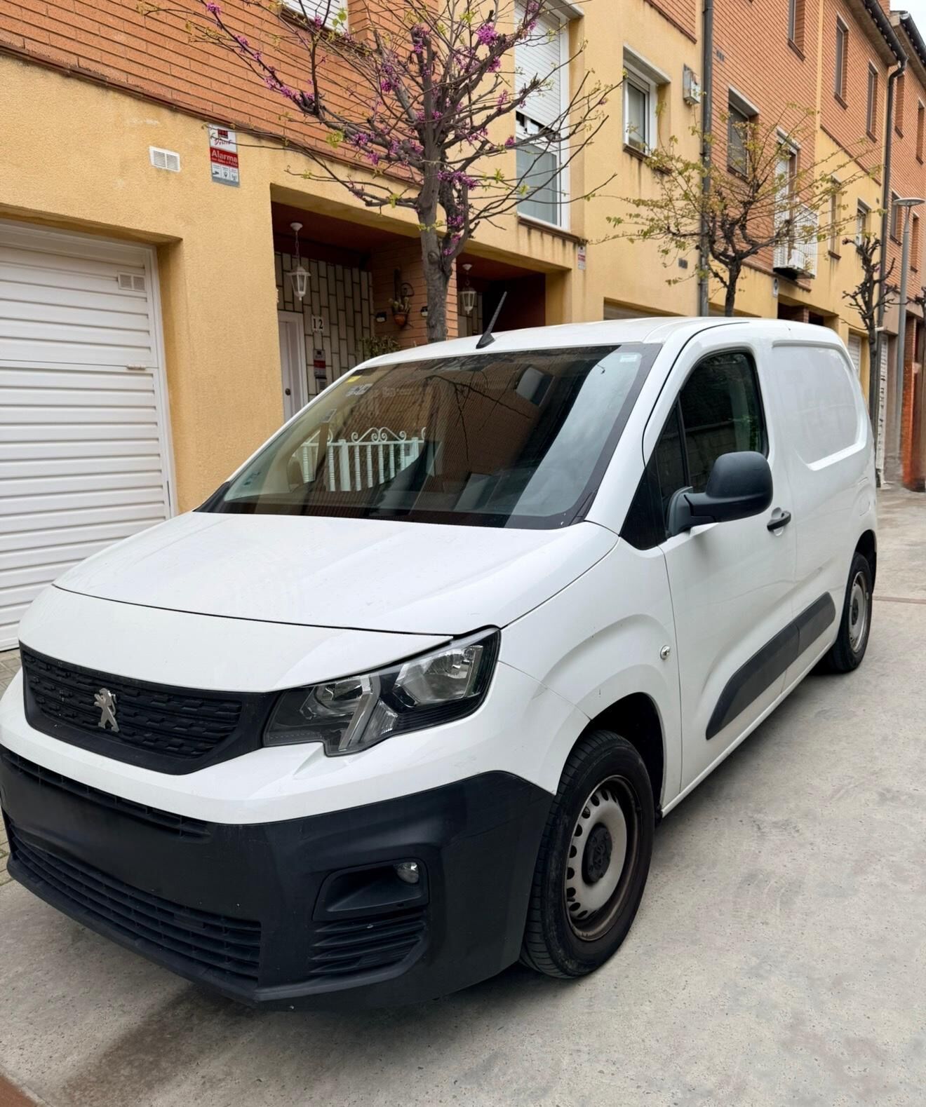 Foto del PEUGEOT Partner 1.6BlueHDI S&S Pro Standard 600kg 100
