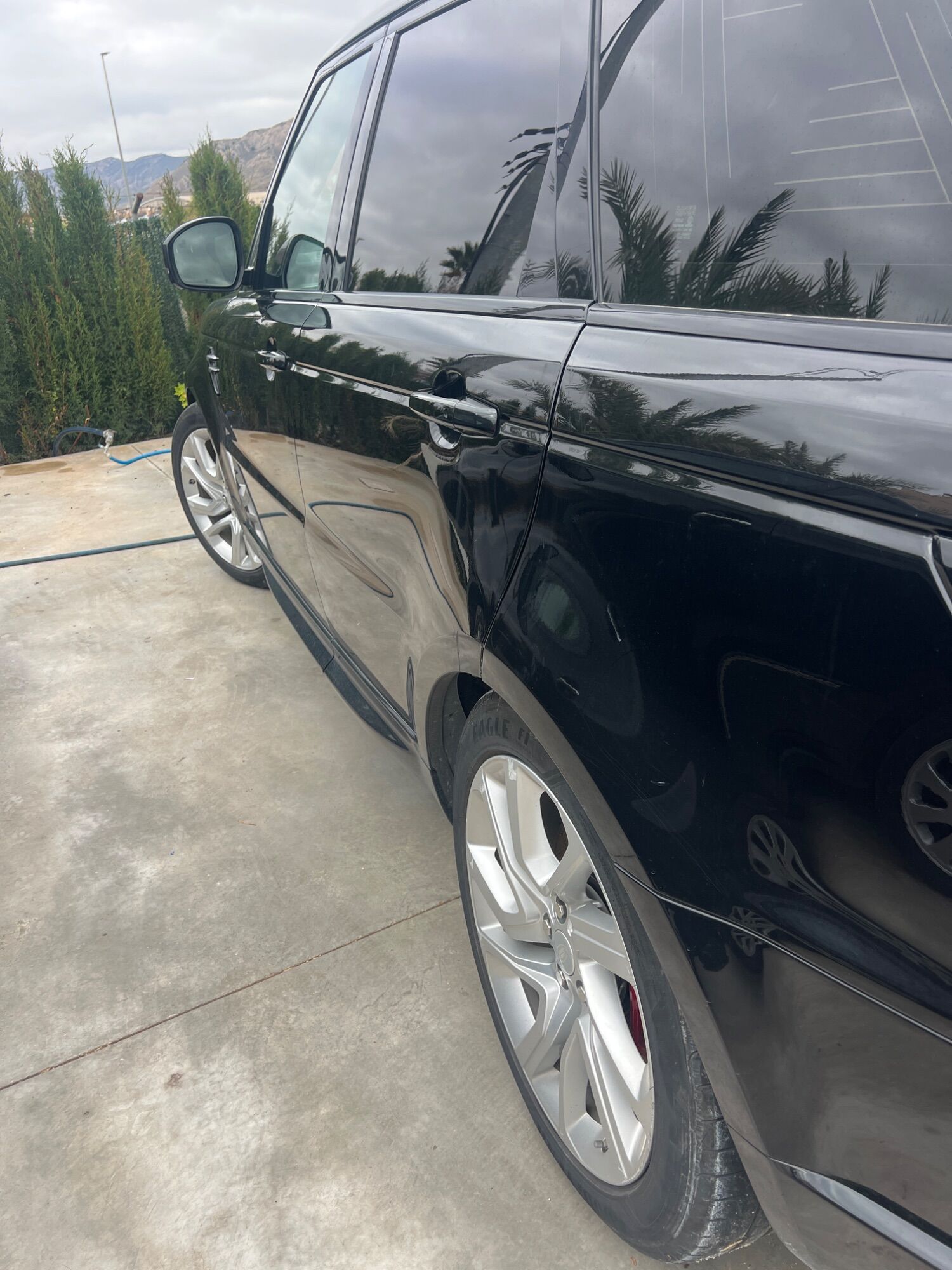 Foto del LAND ROVER Range Rover Sport 2.0 Si4 PHEV HSE Silver 404