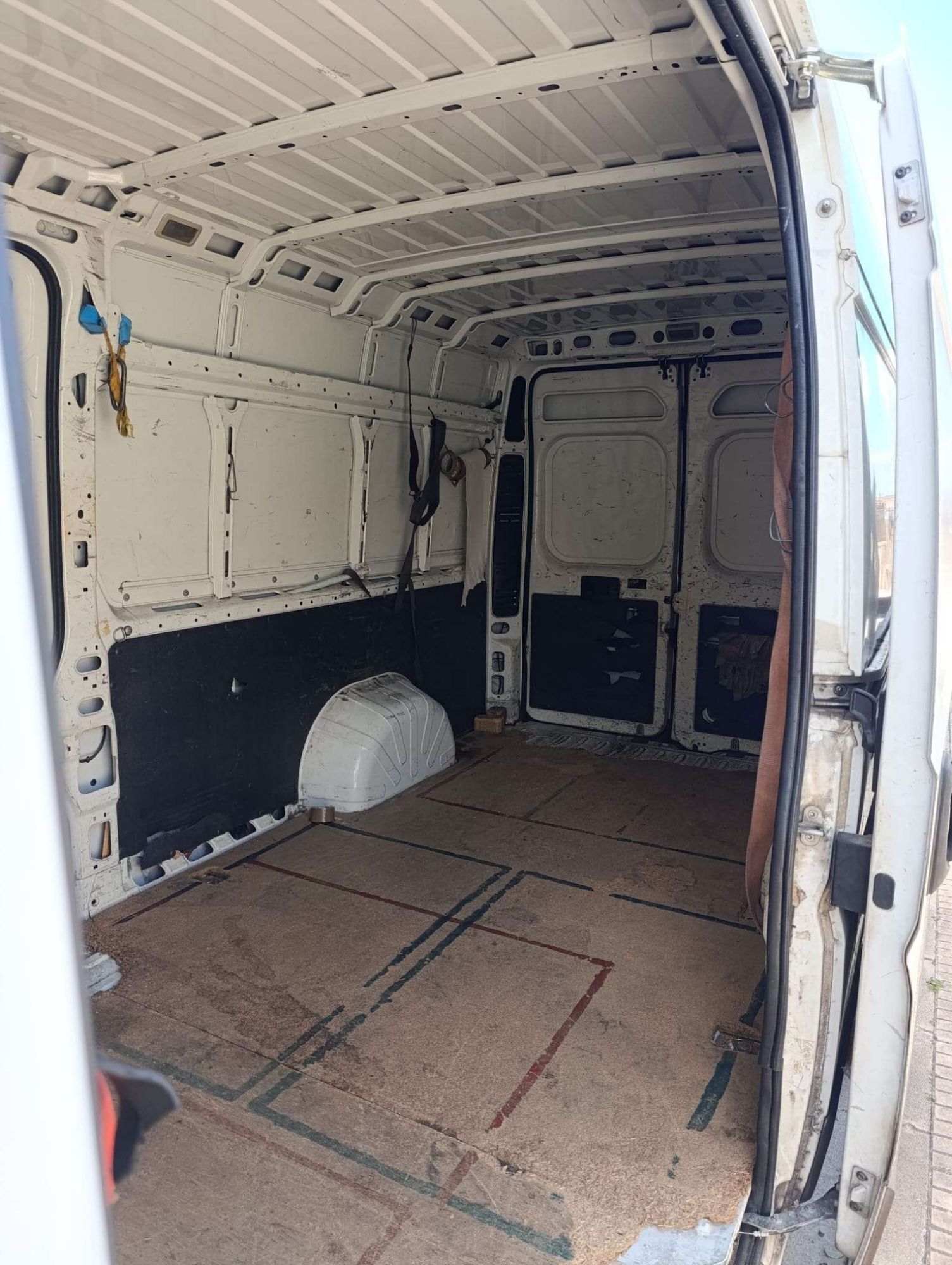 Foto del PEUGEOT Boxer Furgón 2.2HDI 435 L4H3 130