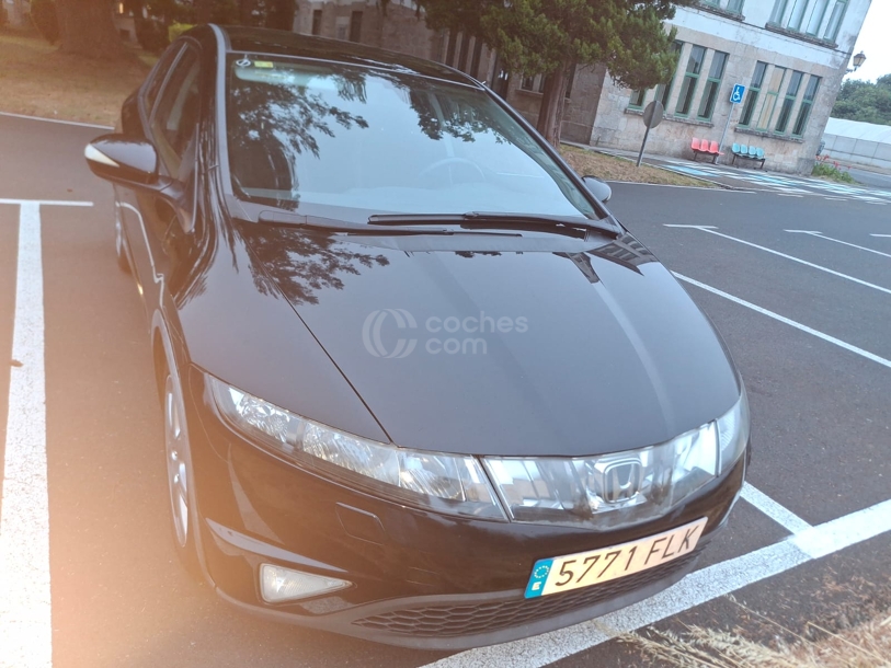 Foto del HONDA Civic 2.2i-CTDI Executive