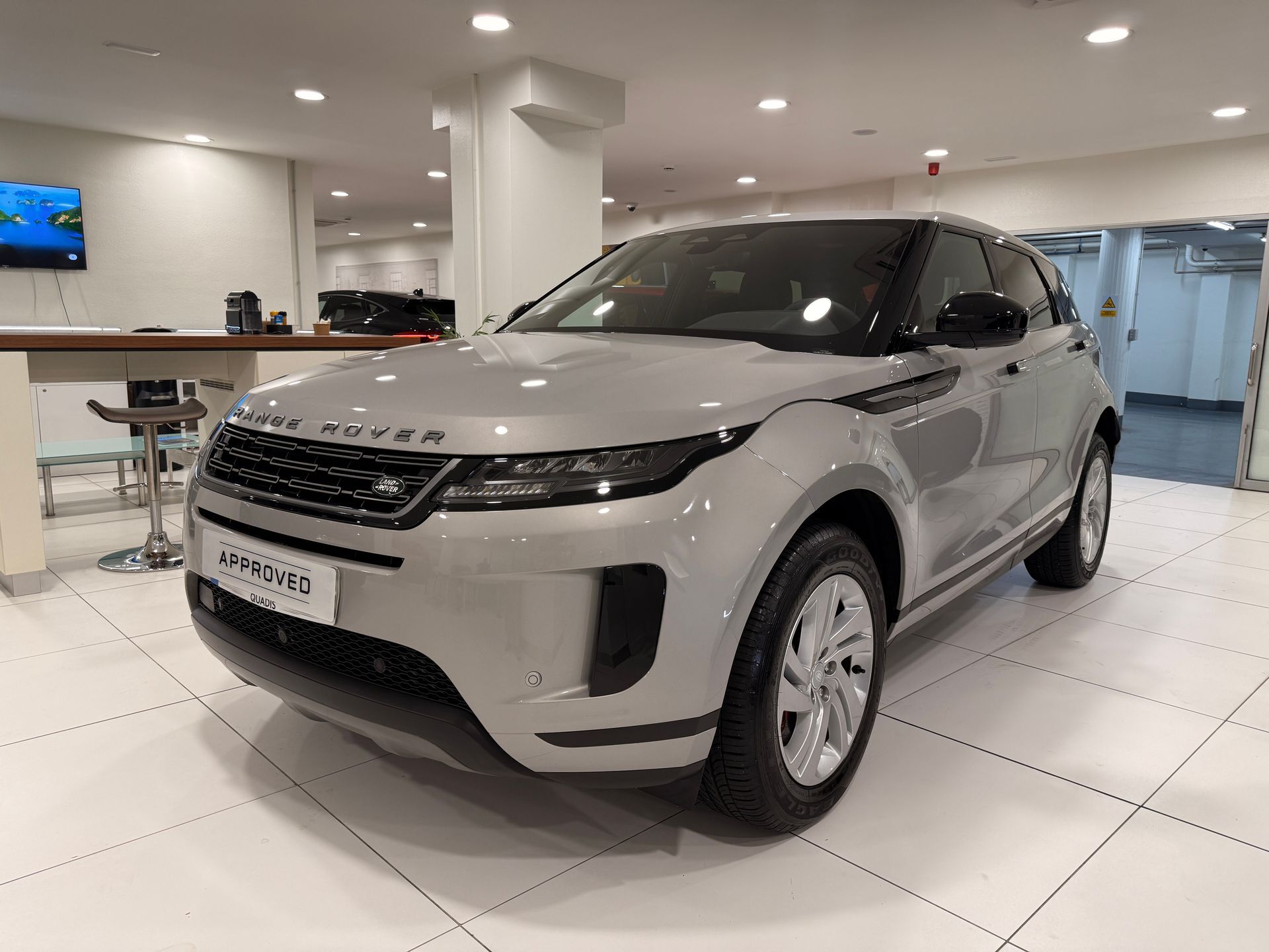 LAND ROVER Range Rover Evoque (D163 MHEV S 4WD Auto 120 kW (163 CV)) en Bar