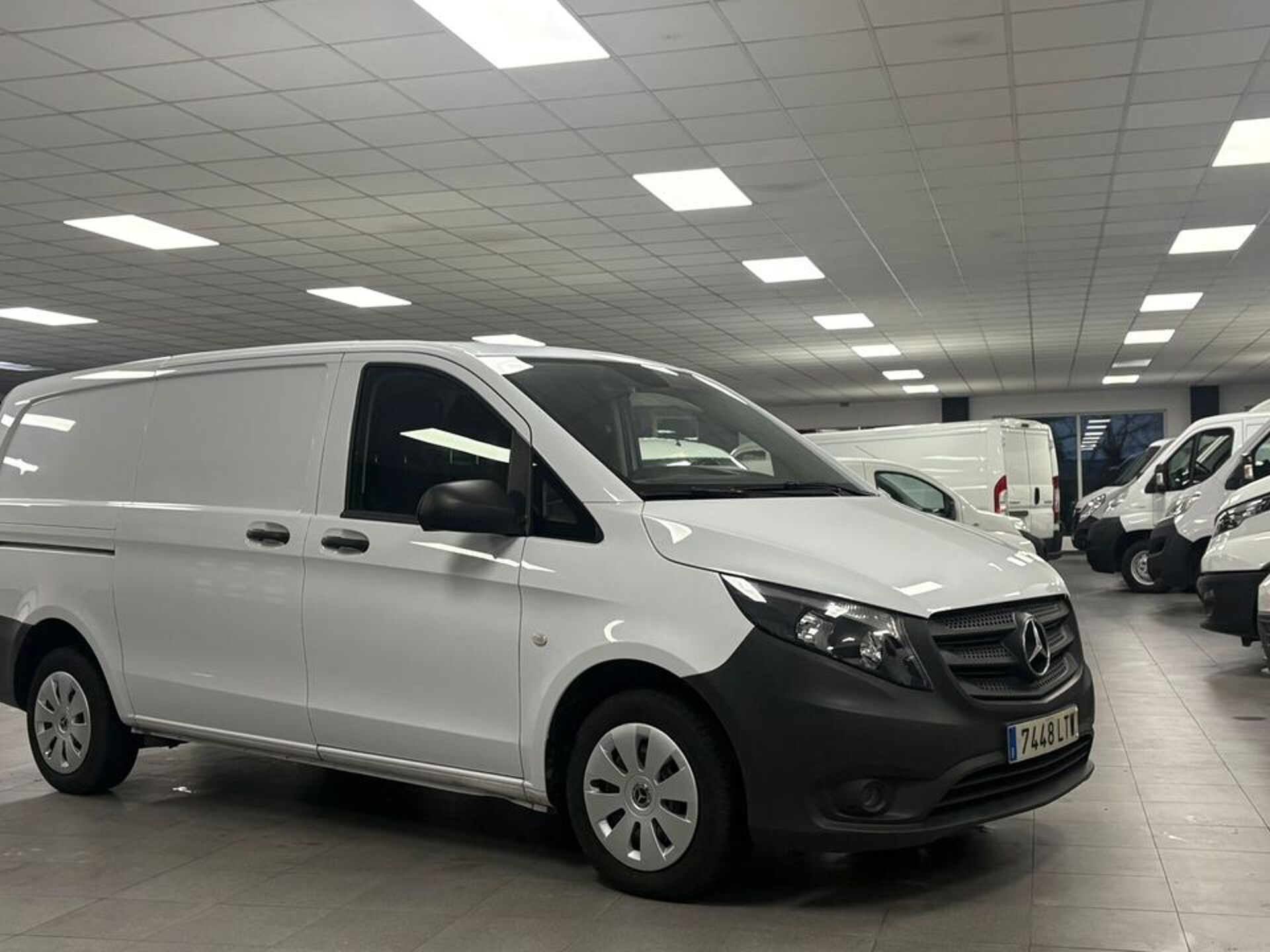 Imagen 2 de MERCEDES Vito